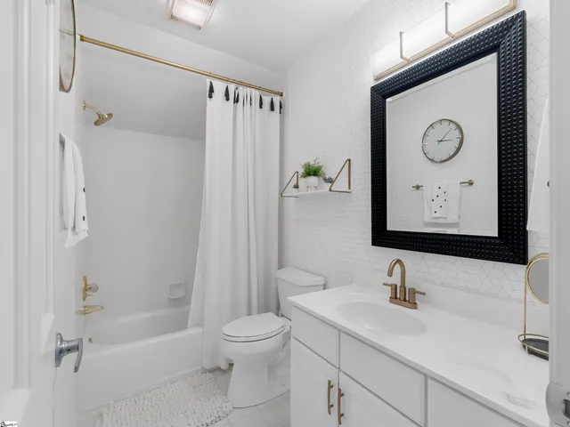 $725,000 | 9 Vireo Drive, Landrum, SC 29356