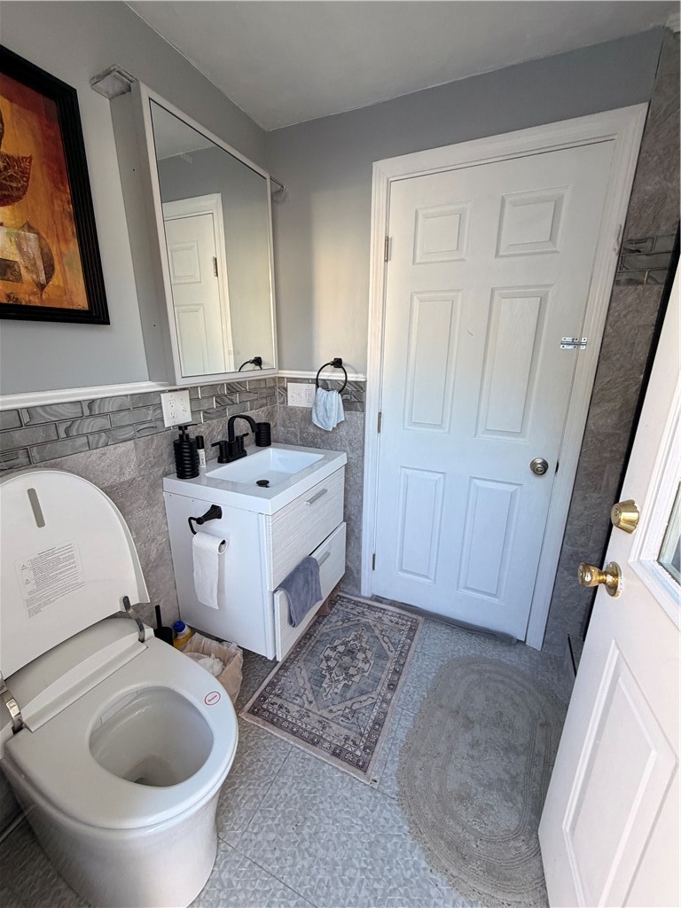 58 Surf Avenue Warwick, RI 02889 - Photo 6 of 25
