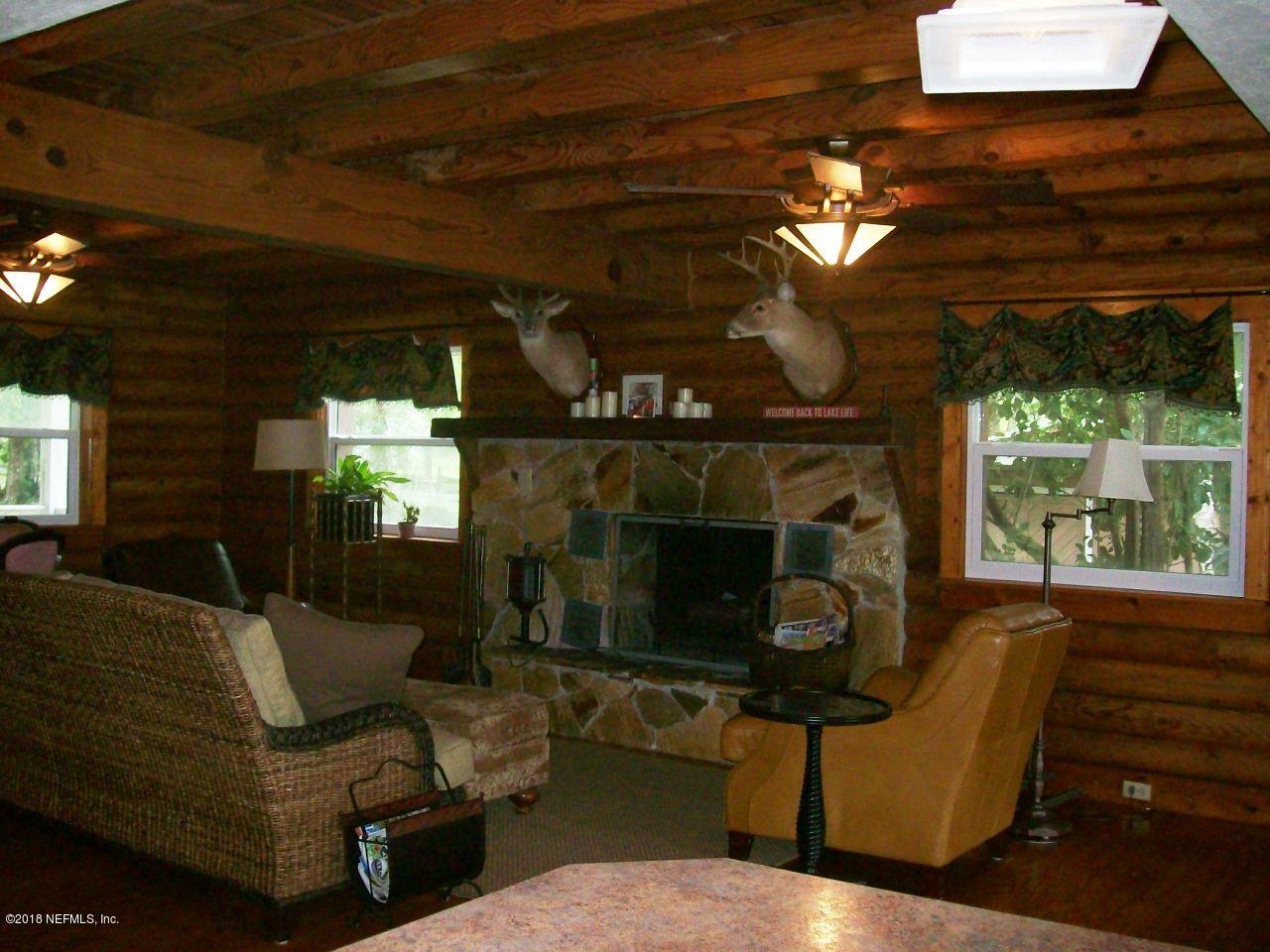 504 Clifton Road Crescent City, FL 32112 - Photo 16 of 41 Living room 3