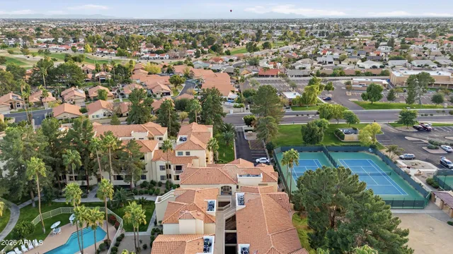 an aerial view of residential house and lake view