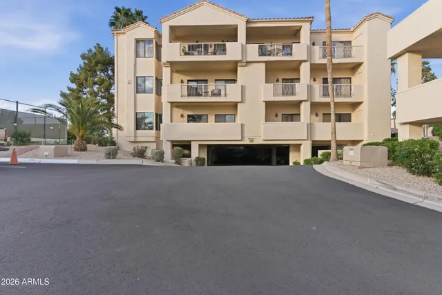 $259,900 | 19400 North Westbrook Parkway, Unit 121, Peoria, AZ 85382