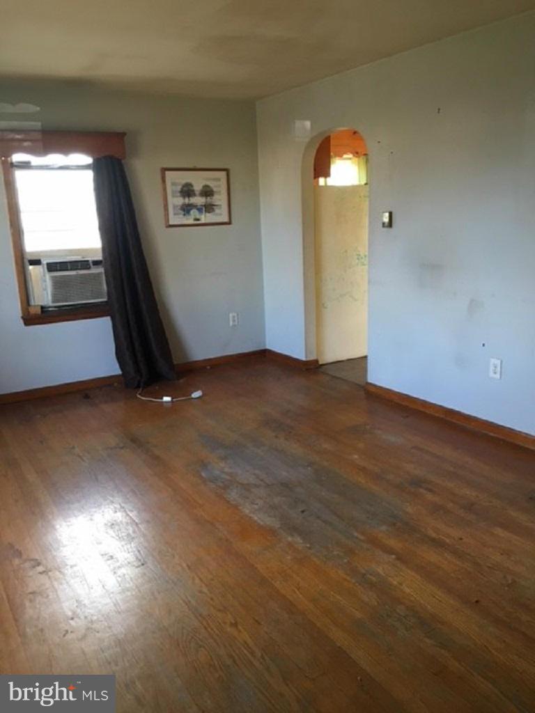 228 Jefferson Terrace Road Charles Town, WV 25414 - Photo 5 of 15 Living Room