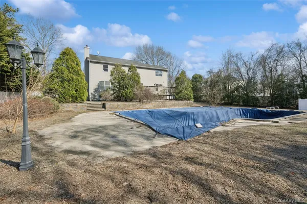 $625,000 | 6 1st Avenue, Holtsville, NY 11742