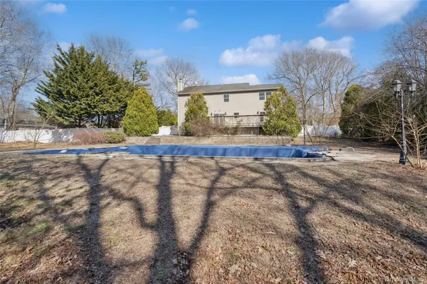$625,000 | 6 1st Avenue, Holtsville, NY 11742