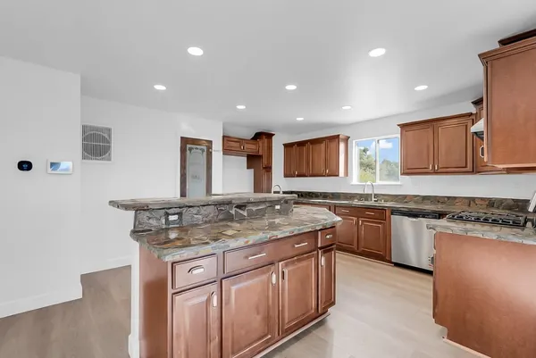 $729,000 | 30450 Morgan Canyon Road, Prather, CA 93651
