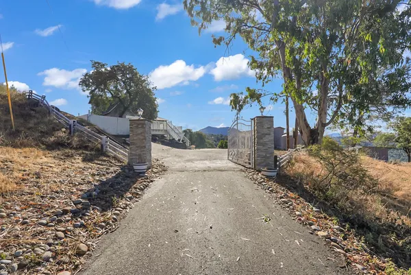 $729,000 | 30450 Morgan Canyon Road, Prather, CA 93651