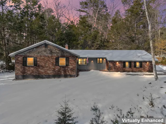 $585,000 | 15 Cooper Road, Freeport, ME 04032