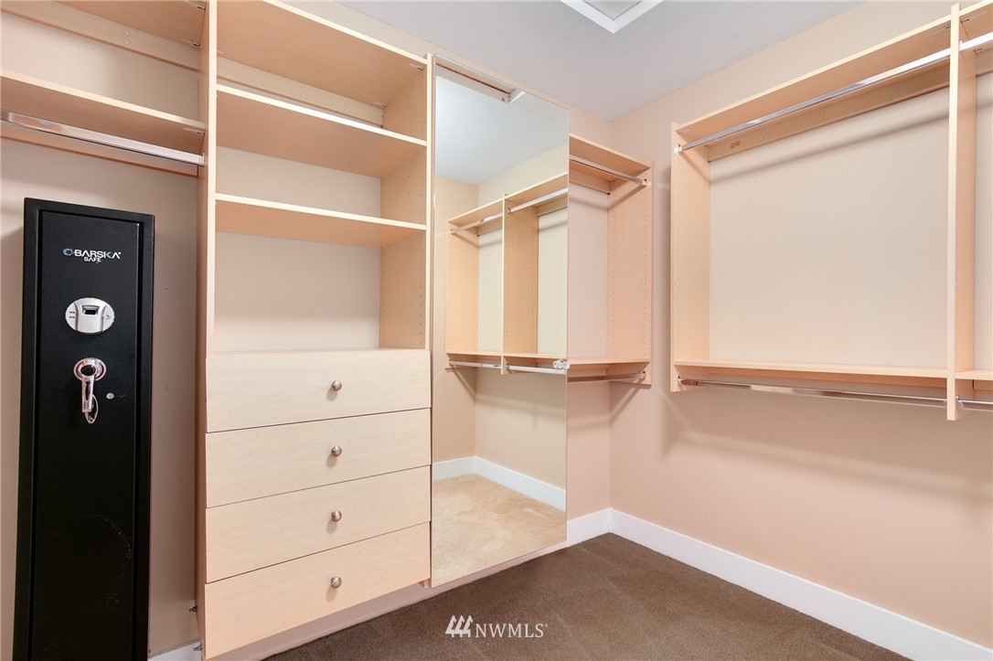 1713 Southeast 8th Street Renton, WA 98057 - Photo 14 of 25