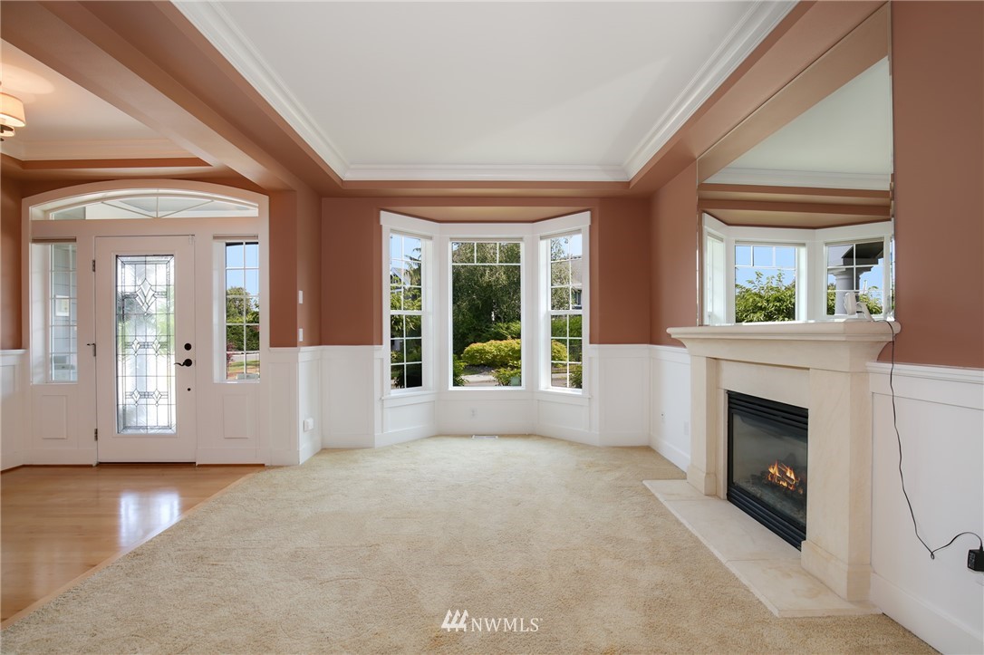 1713 Southeast 8th Street Renton, WA 98057 - Photo 3 of 25