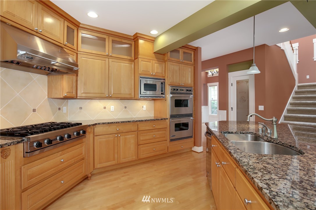 1713 Southeast 8th Street Renton, WA 98057 - Photo 8 of 25