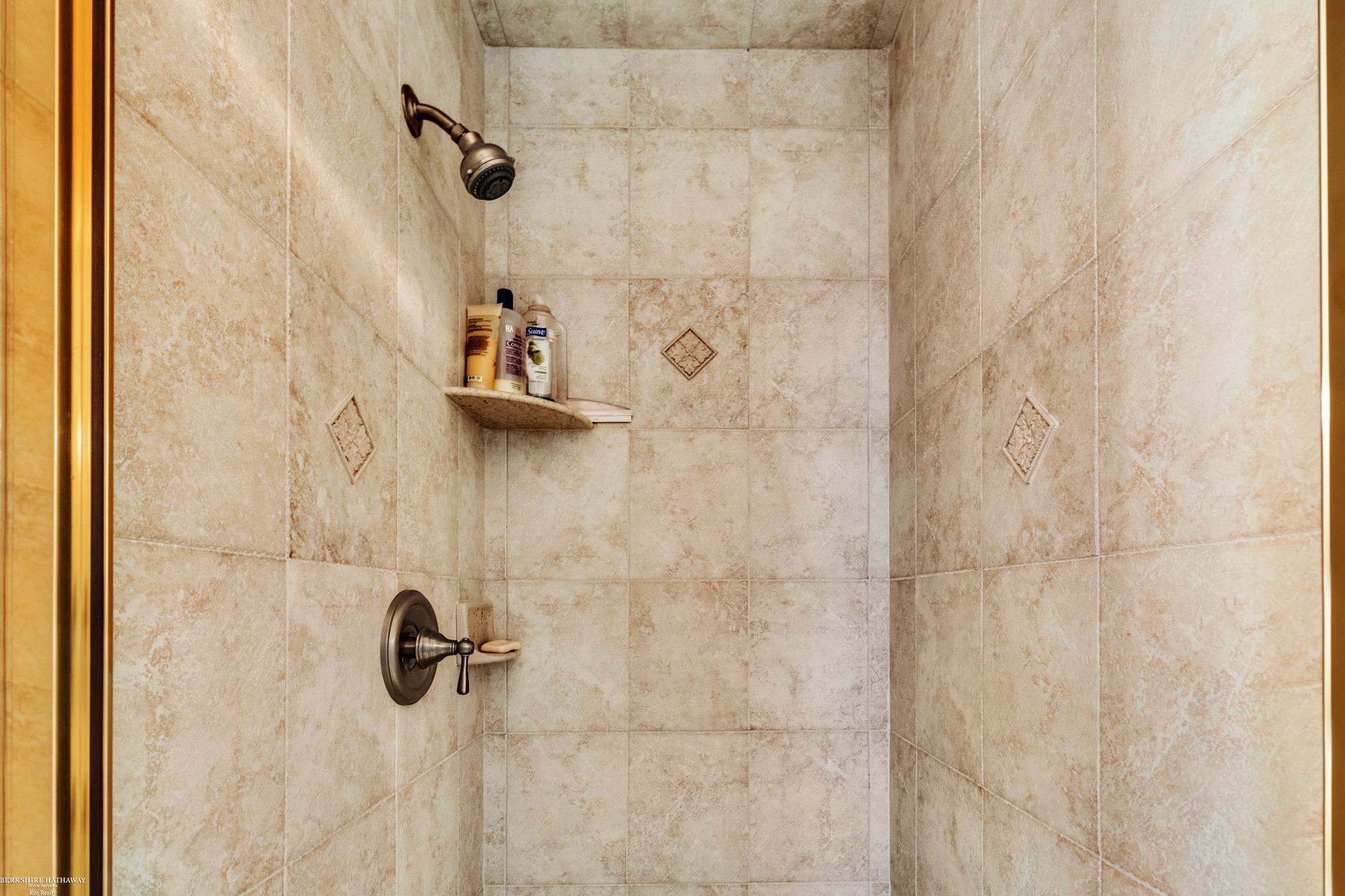 6692 Perry Road Yale, MI 48097 - Photo 35 of 88 Mud room shower