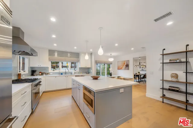 $14,000 | 1948 North Curson Avenue, Los Angeles, CA 90046