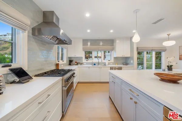 $13,000 | 1948 North Curson Avenue, Los Angeles, CA 90046