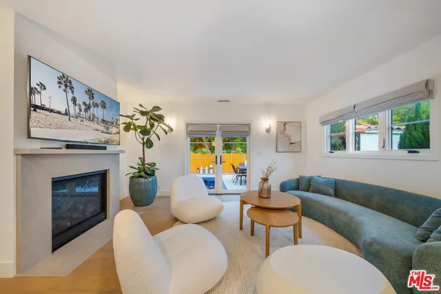 $14,000 | 1948 North Curson Avenue, Los Angeles, CA 90046