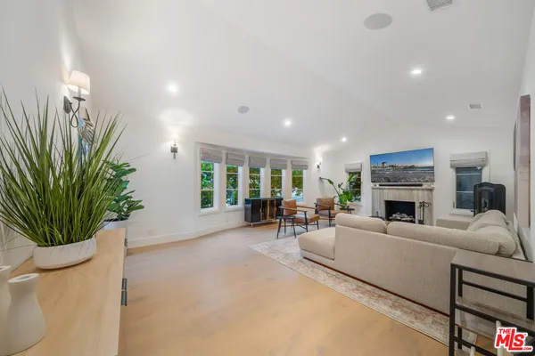 $13,000 | 1948 North Curson Avenue, Los Angeles, CA 90046