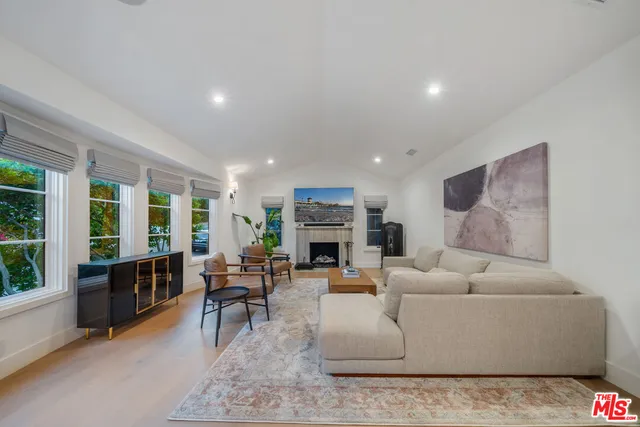 $14,000 | 1948 North Curson Avenue, Los Angeles, CA 90046