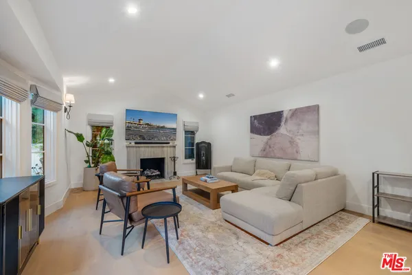 $13,000 | 1948 North Curson Avenue, Los Angeles, CA 90046