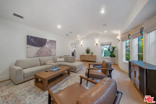 $13,000 | 1948 North Curson Avenue, Los Angeles, CA 90046