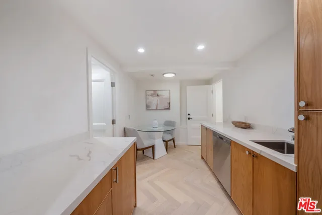 $14,000 | 1948 North Curson Avenue, Los Angeles, CA 90046