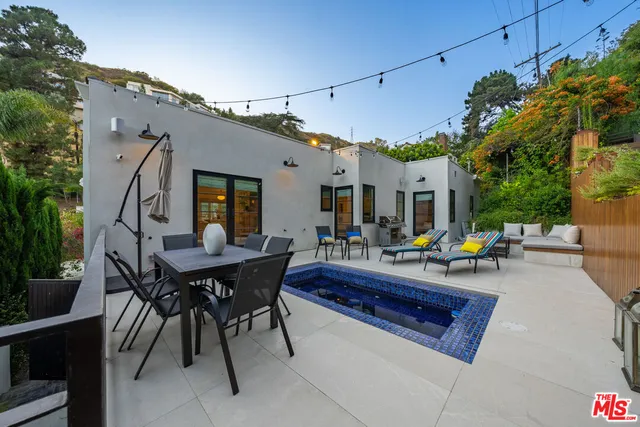 $14,000 | 1948 North Curson Avenue, Los Angeles, CA 90046