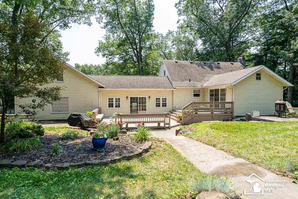 4080 Smith Road Lambertville, MI 48144 - Photo 38 of 47 50047348-37.JPG