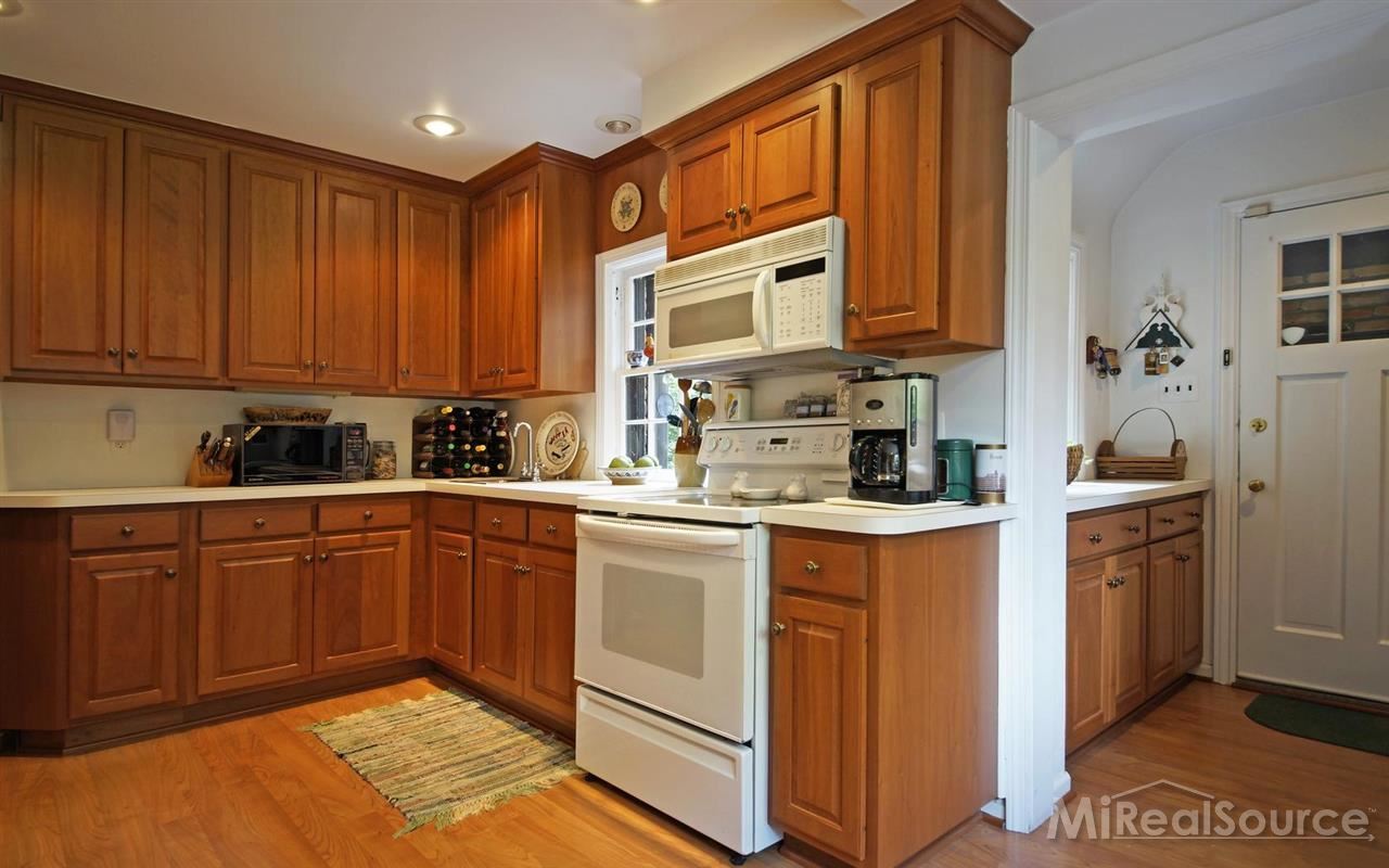 126 Moran Road Grosse Pointe Farms, MI 48236 - Photo 8 of 29