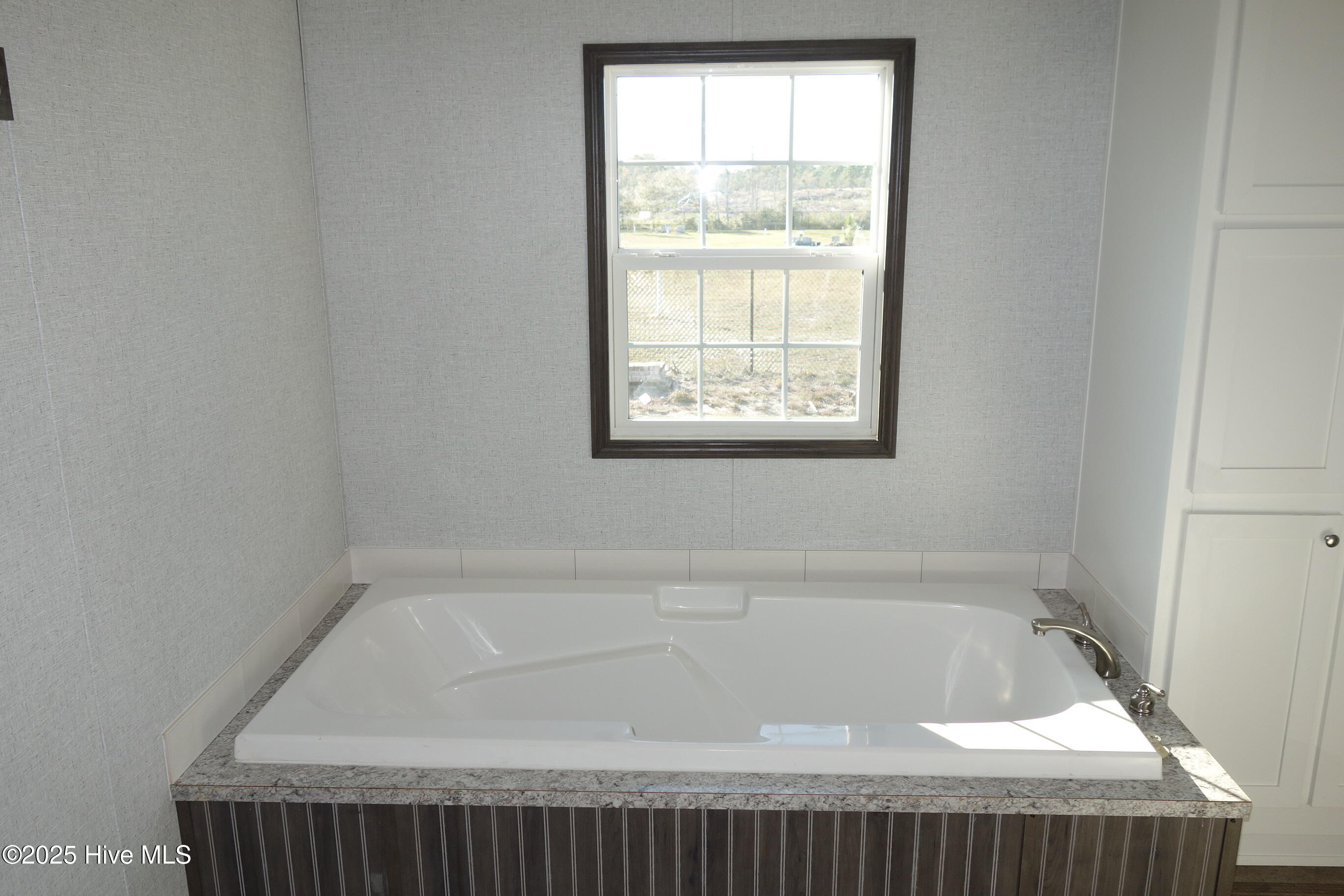 3124 Cross Street Shallotte, NC 28470 - Photo 22 of 27 Soaking Tub, Primary Bathroom