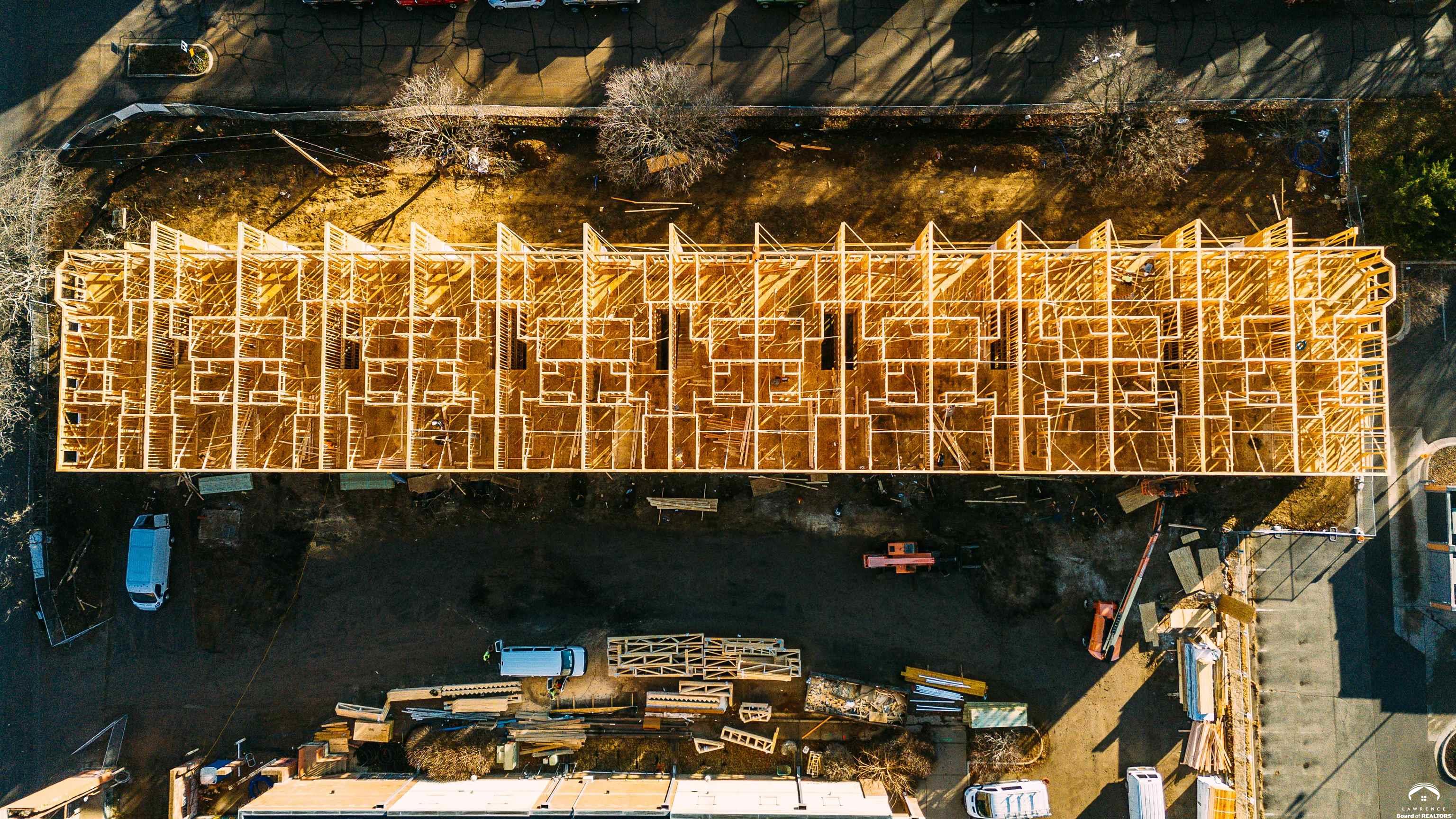 705 Rhode Island Street, Unit A Lawrence, KS 66044 - Photo 8 of 23