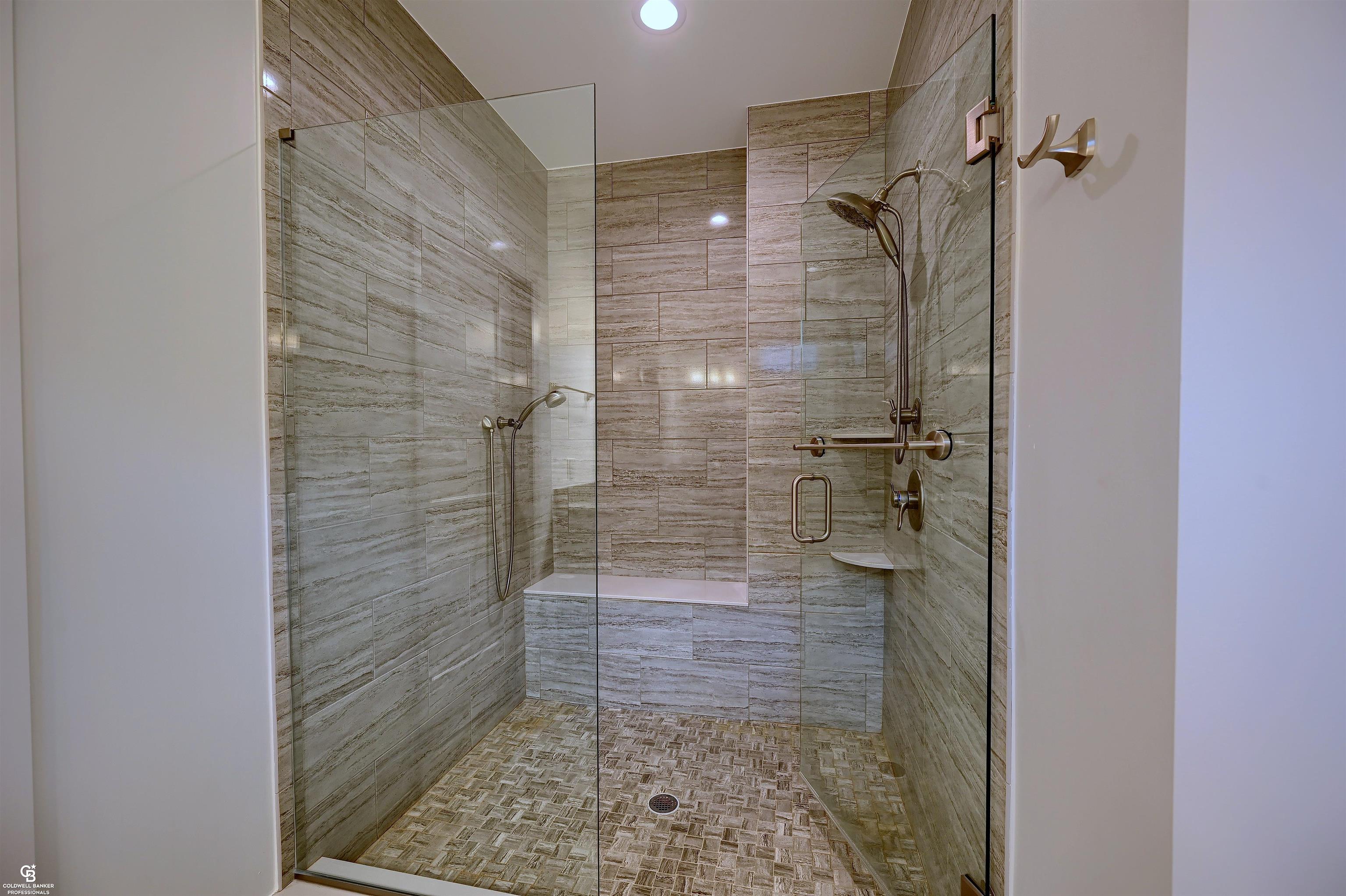 1021 Crestwyk Lane Rochester, MI 48307 - Photo 18 of 44 Euro Glass Doors