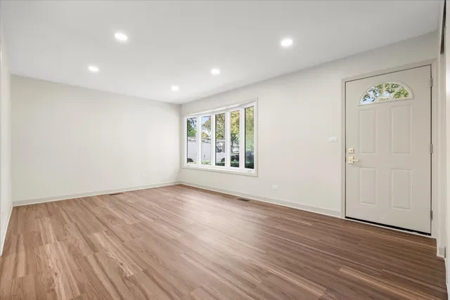 $2,800 | 3604 Owl Drive, Rolling Meadows, IL 60008