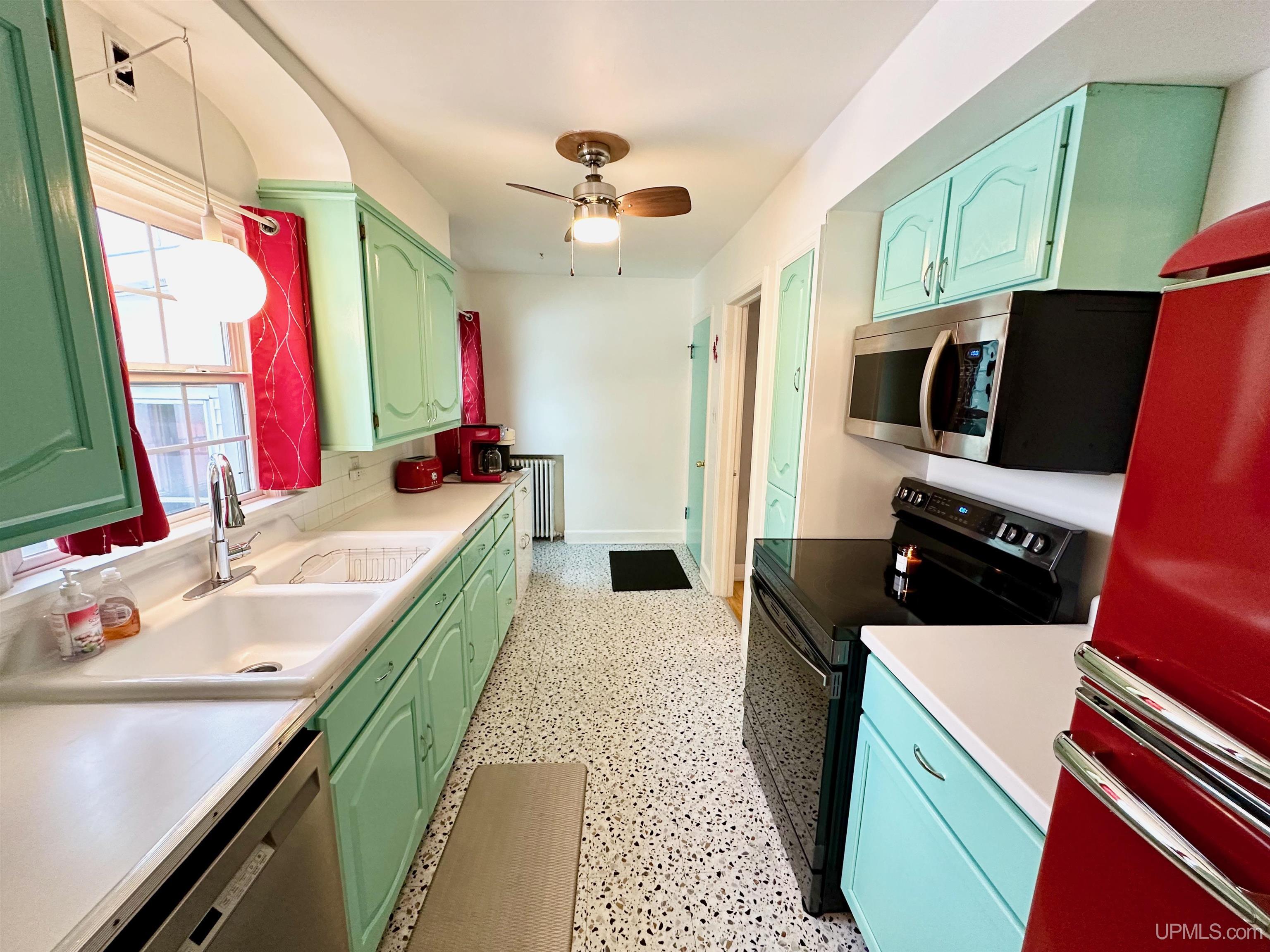 757 Michigan Street Ishpeming, MI 49849 - Photo 5 of 25 Gallery Image 5