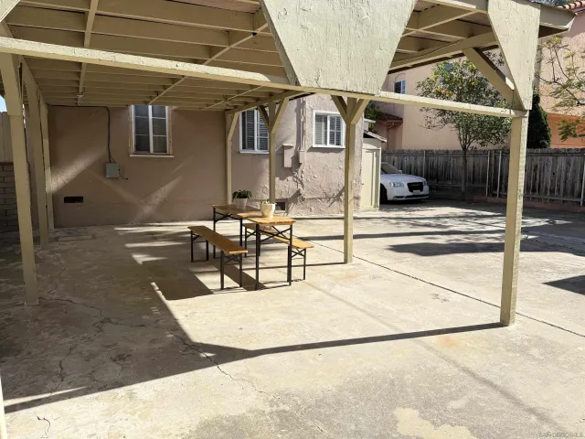 $2,500 | 4580 Hamilton Street, San Diego, CA 92116