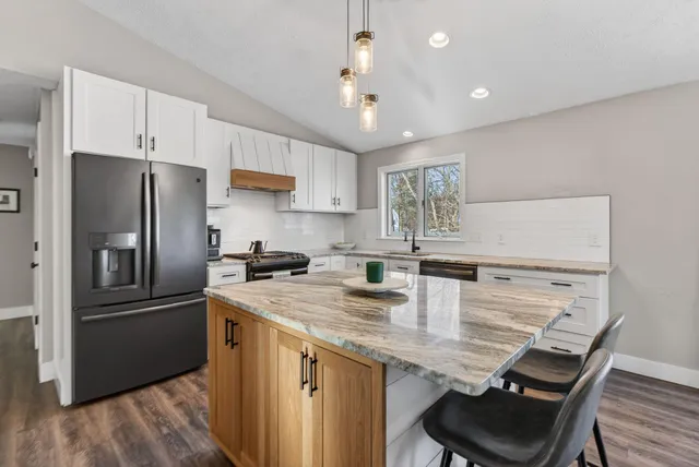 $499,000 | 1038 Ocean Avenue, Portland, ME 04103