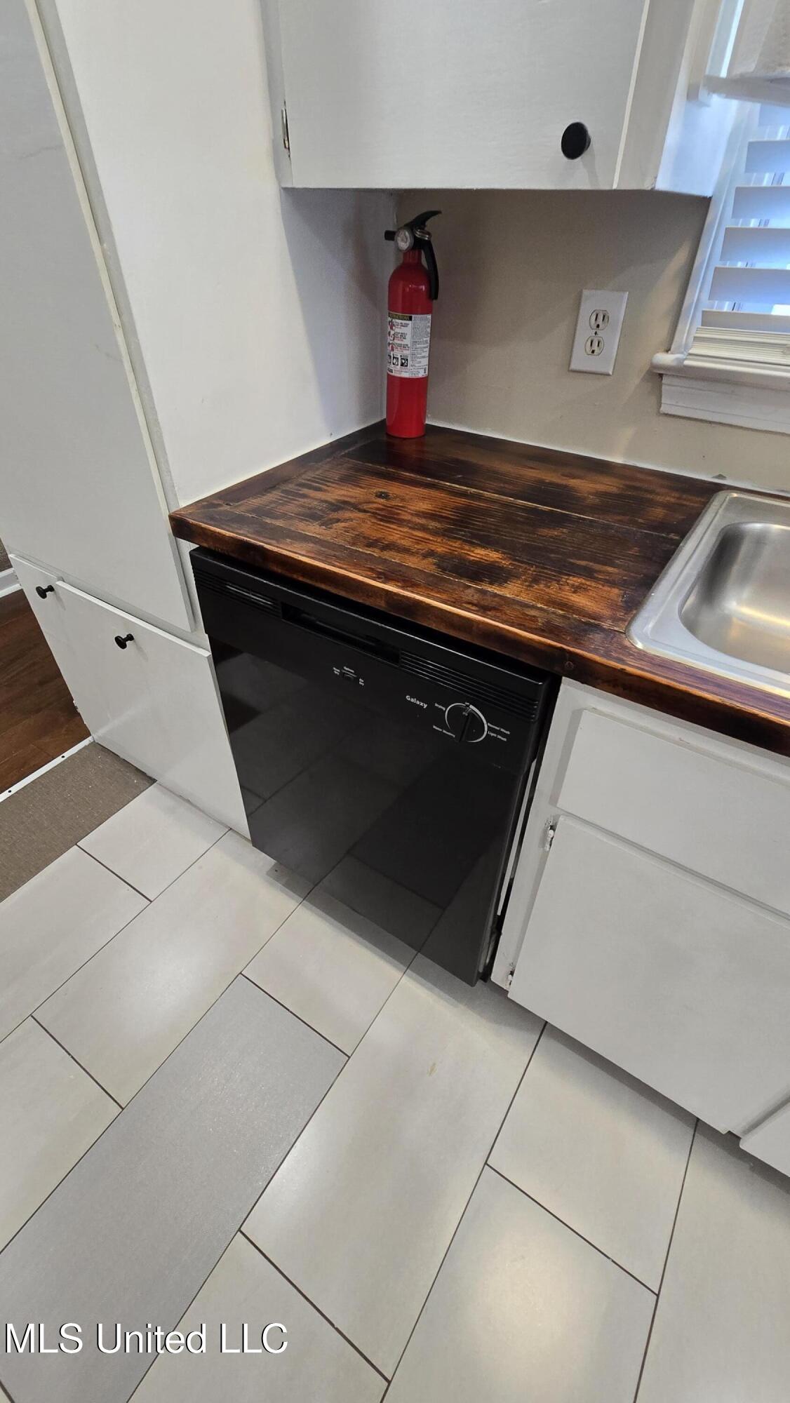 933 Glastonbury Circle, Unit A Ridgeland, MS 39157 - Photo 11 of 62 20250811_153745