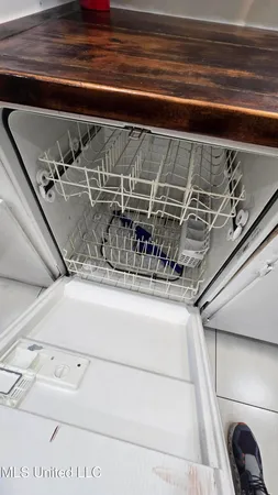 $1,900 | 933 Glastonbury Circle, Unit A, Ridgeland, MS 39157