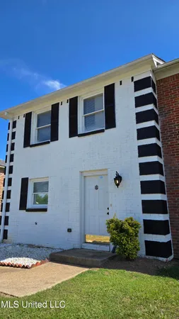 $1,900 | 933 Glastonbury Circle, Unit A, Ridgeland, MS 39157