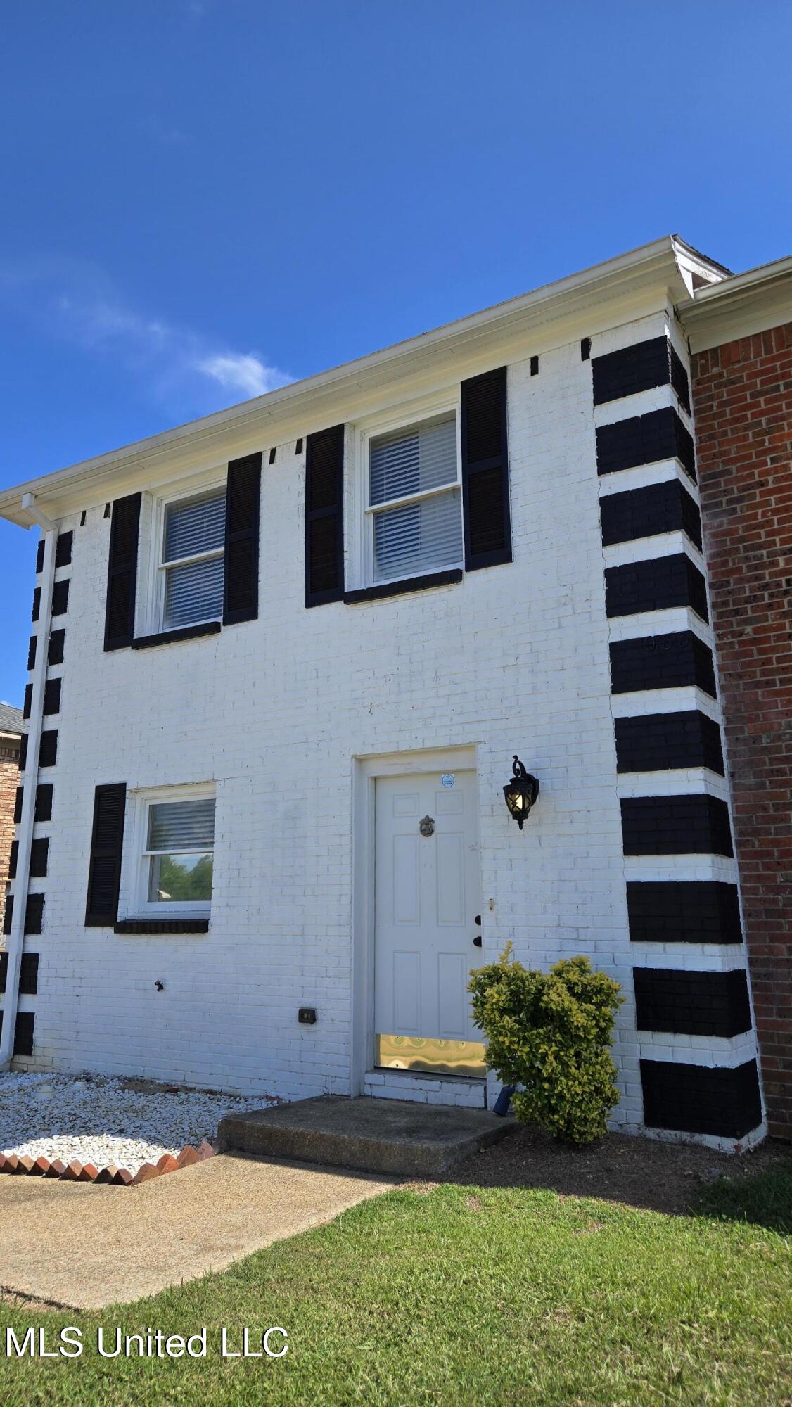 933 Glastonbury Circle, Unit A Ridgeland, MS 39157 - Photo 2 of 62 20250811_153545