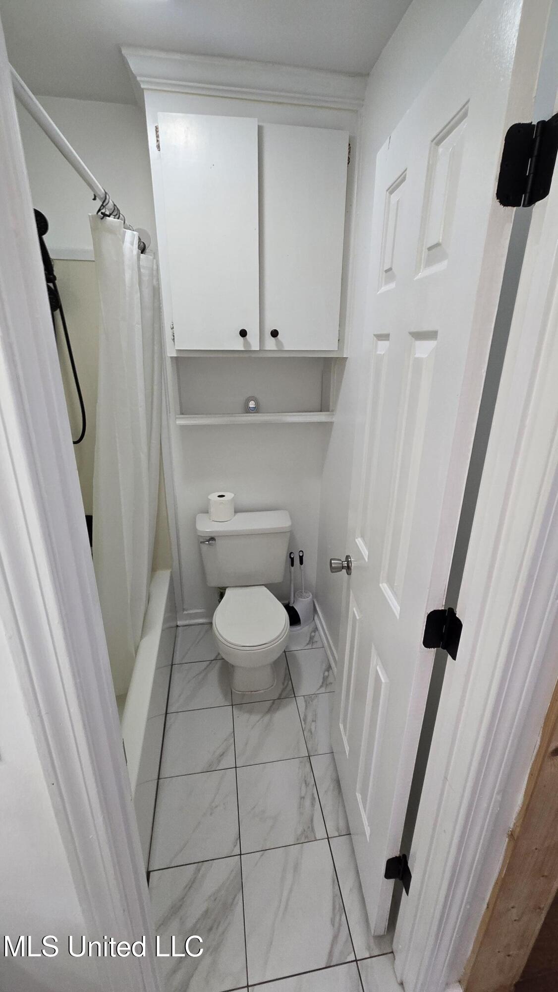 933 Glastonbury Circle, Unit A Ridgeland, MS 39157 - Photo 28 of 62 20250811_153929