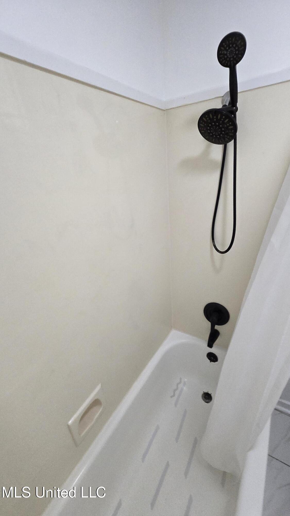 933 Glastonbury Circle, Unit A Ridgeland, MS 39157 - Photo 29 of 62 20250811_153933