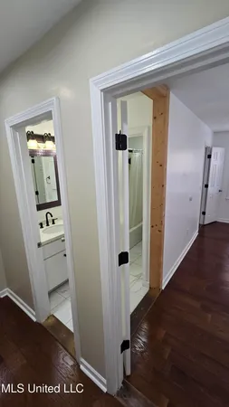 $1,900 | 933 Glastonbury Circle, Unit A, Ridgeland, MS 39157