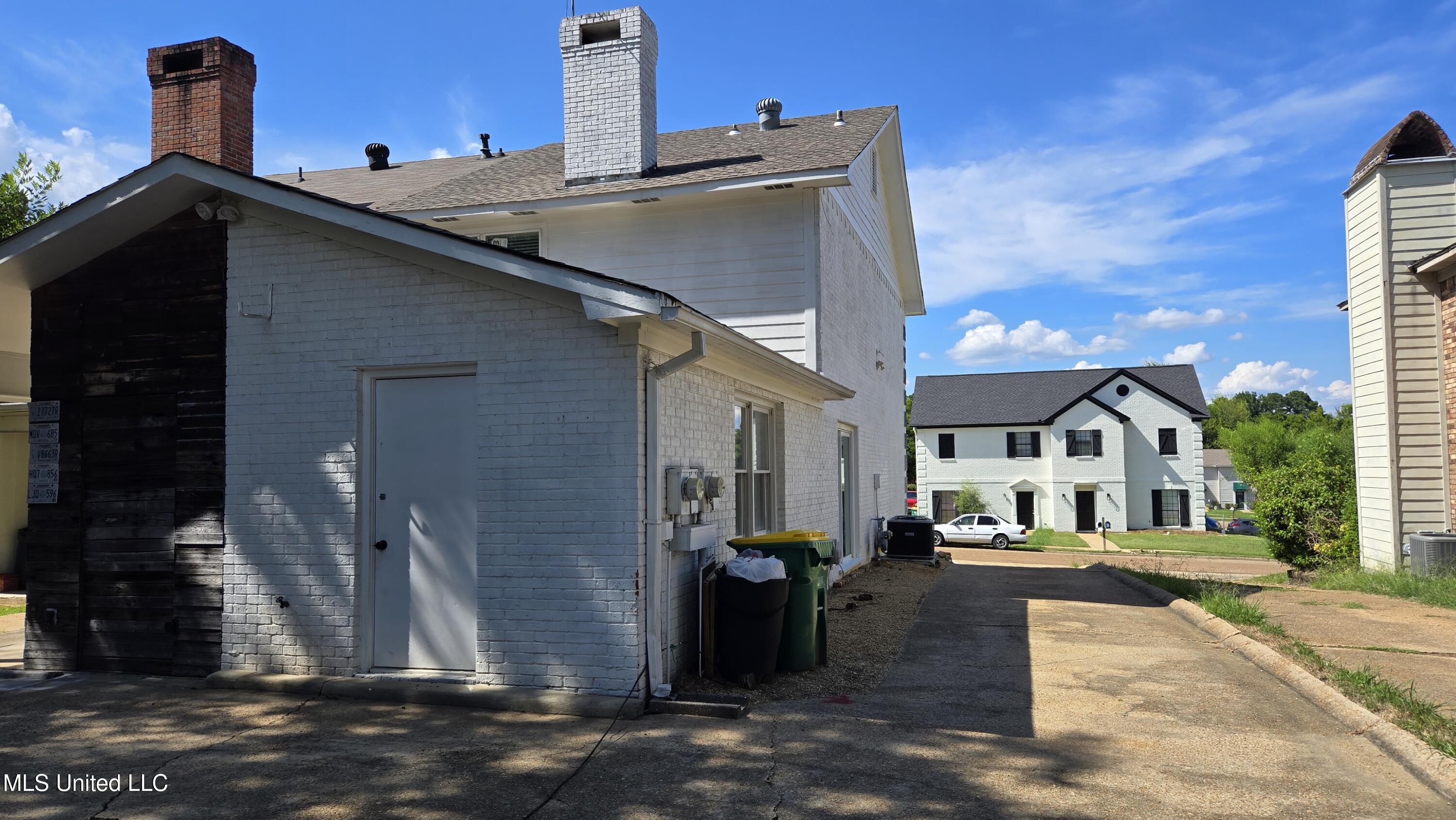 933 Glastonbury Circle, Unit A Ridgeland, MS 39157 - Photo 6 of 62 20250811_153625