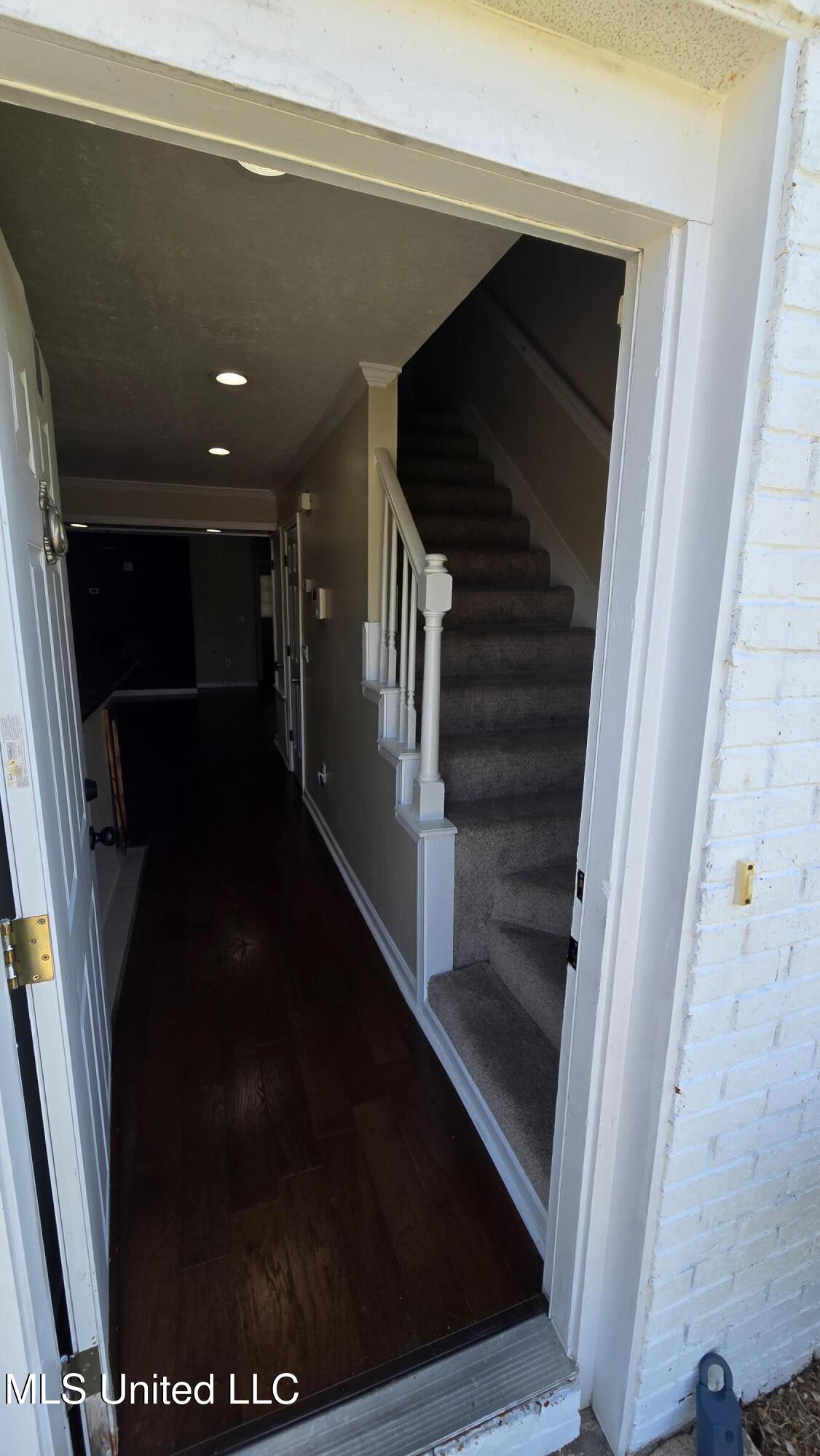 933 Glastonbury Circle, Unit A Ridgeland, MS 39157 - Photo 7 of 62 20250811_153711