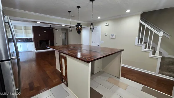 $1,900 | 933 Glastonbury Circle, Unit A, Ridgeland, MS 39157