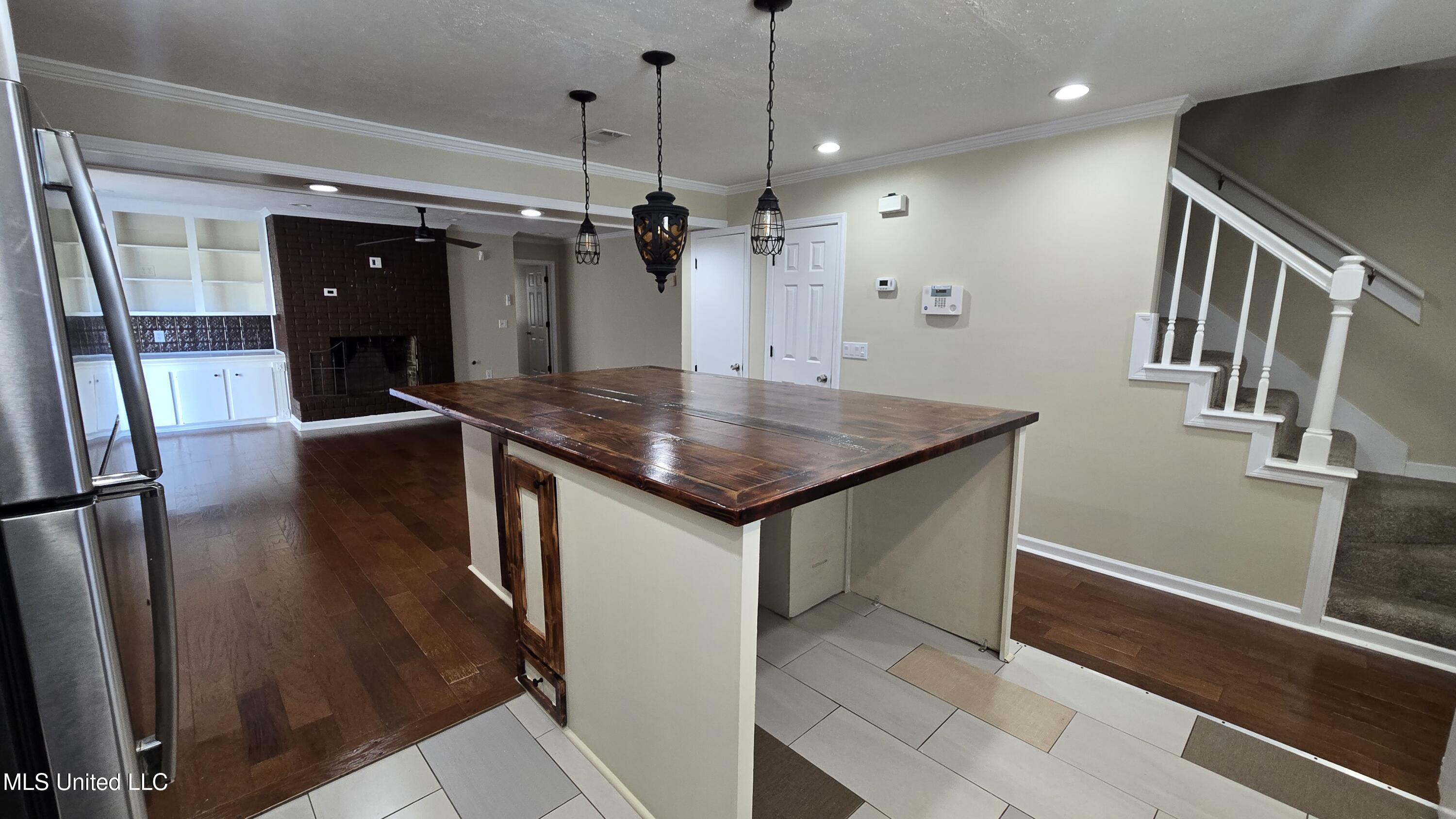 933 Glastonbury Circle, Unit A Ridgeland, MS 39157 - Photo 9 of 62 20250811_153734