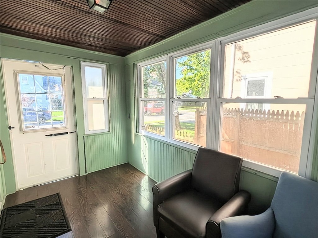 136 Weston Road Rochester, NY 14612 - Photo 5 of 24 Gallery Image 5