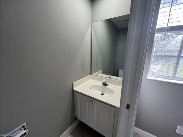 $2,800 | 5365 Cove Circle, Unit 125, Naples, FL 34119