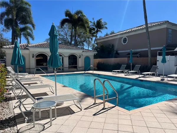 $2,800 | 5365 Cove Circle, Unit 125, Naples, FL 34119