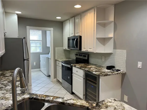 $2,800 | 5365 Cove Circle, Unit 125, Naples, FL 34119