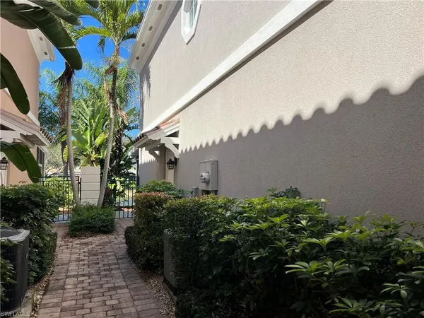 $2,800 | 5365 Cove Circle, Unit 125, Naples, FL 34119