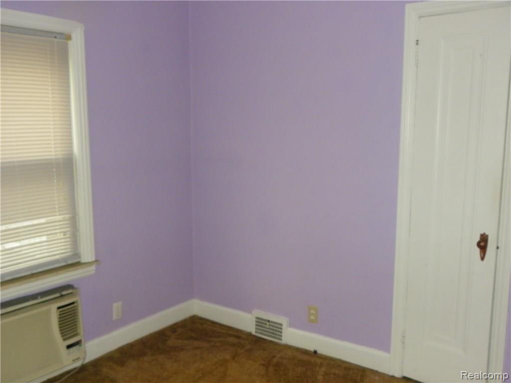 4843 East 9 Mile Road Warren, MI 48091 - Photo 14 of 25 100_1161.JPG